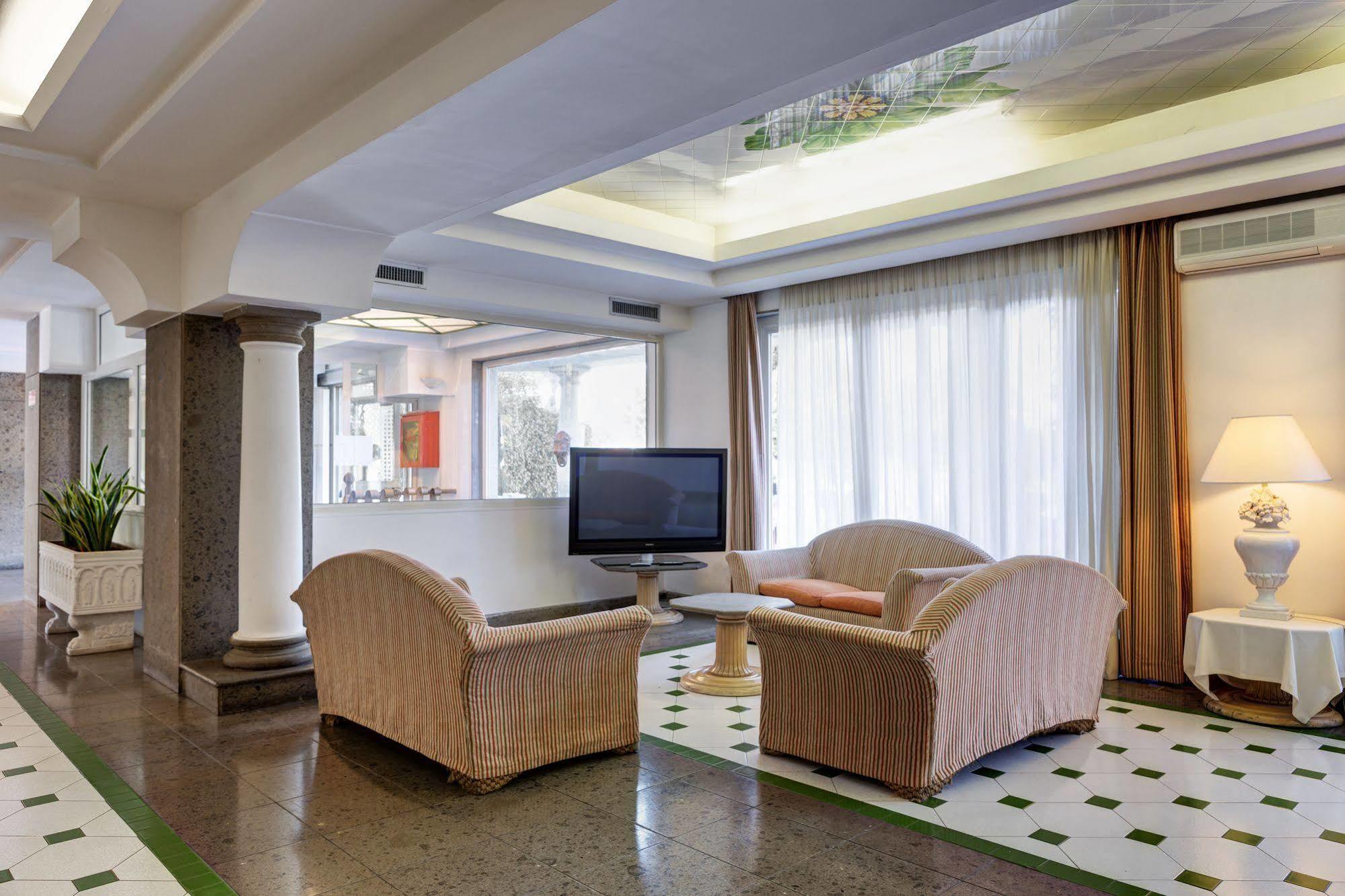 Aris Garden Hotel Casal Palocco Luaran gambar